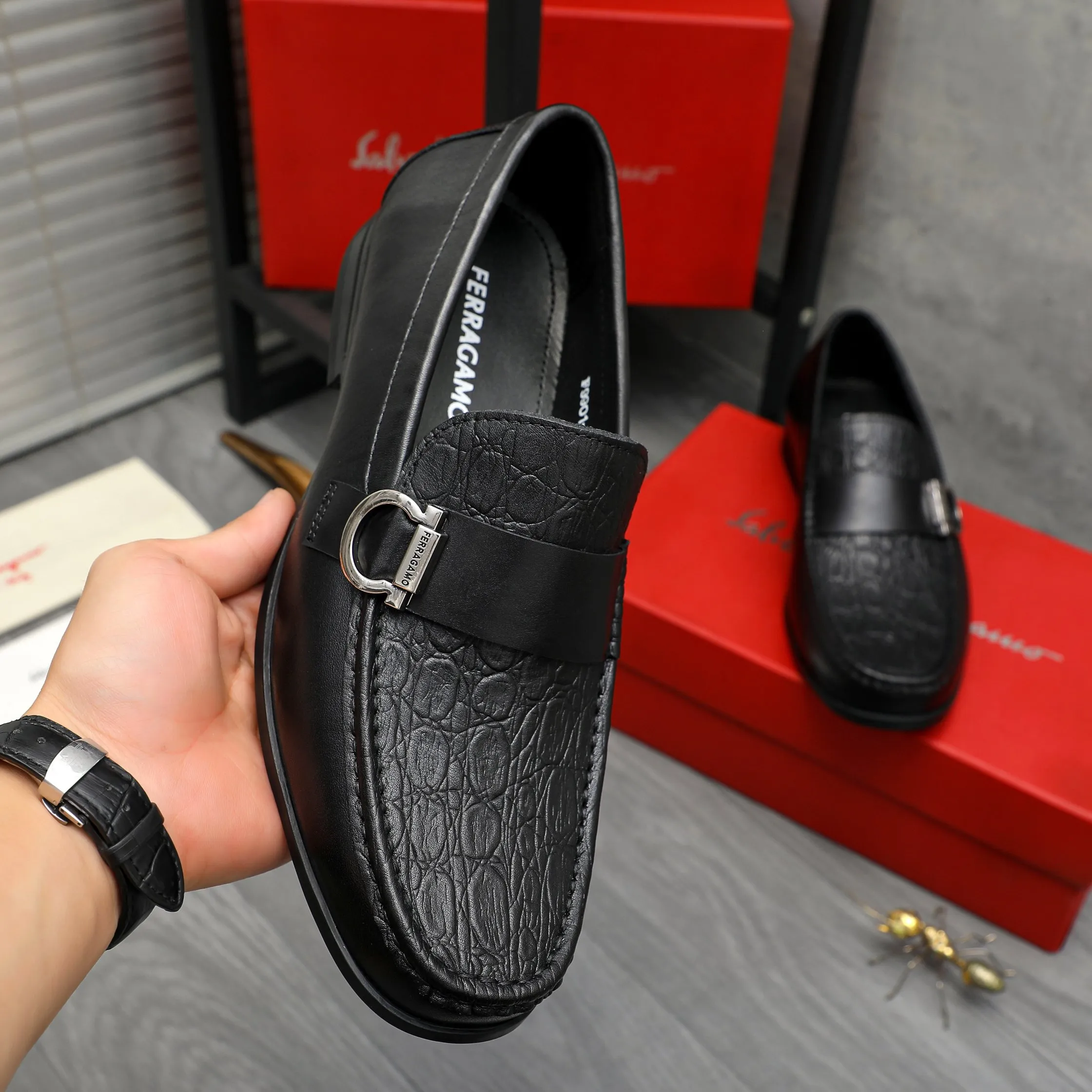 Men's shoes 💰p460 Product trademark: Ferragamo " Ferragamo ] Business slip-on leather shoes Regular size: 38-45 Product material: Selected stone grain cowhide upper, cowhide lining, original rubber outsole